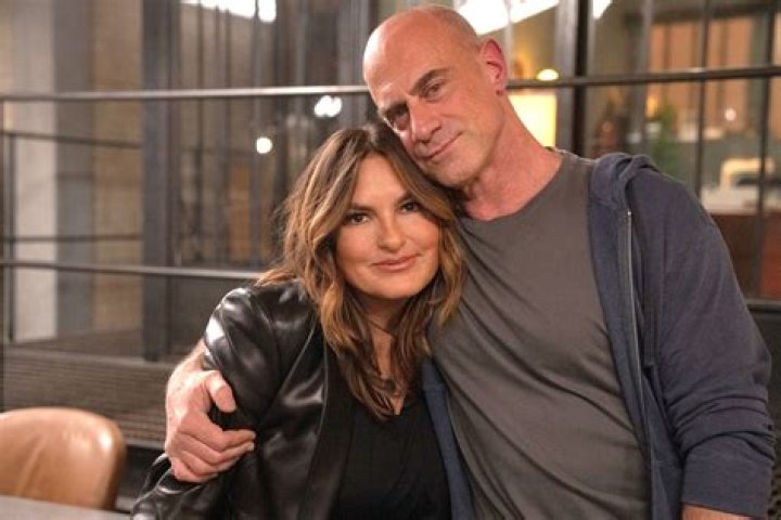 Are Christopher Meloni and Mariska Hargitay friends?
