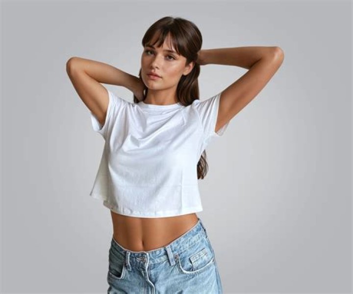 Are crop tops inappropriate for school?