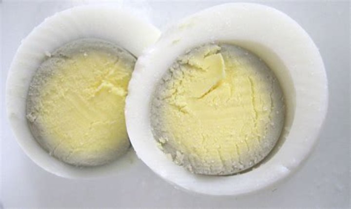 Are GREY boiled eggs OK to eat?