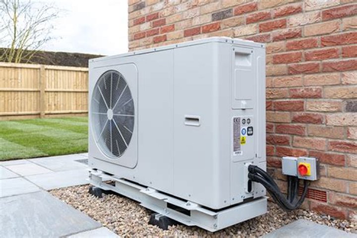 Are heat pumps cheaper to run than gas?