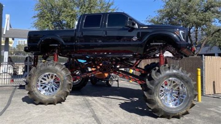 Are Lifted trucks illegal in South Carolina?