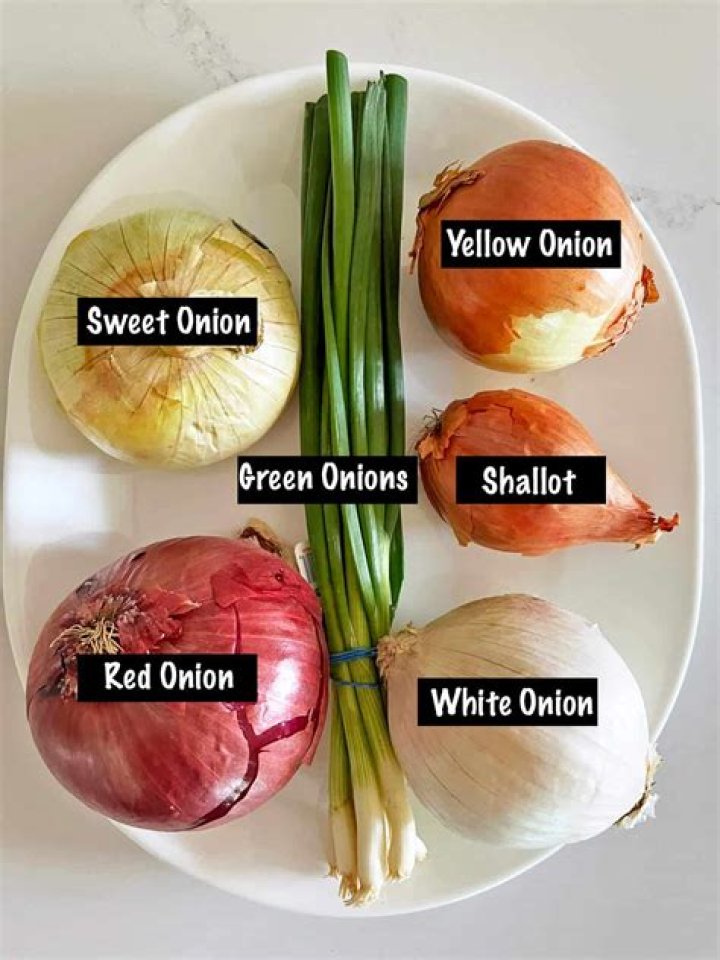Are red onions better cooked or raw?