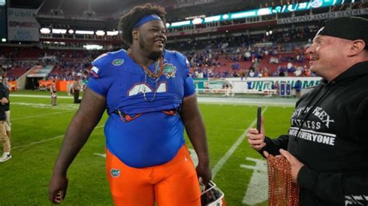 Are there any 400 pound NFL players?