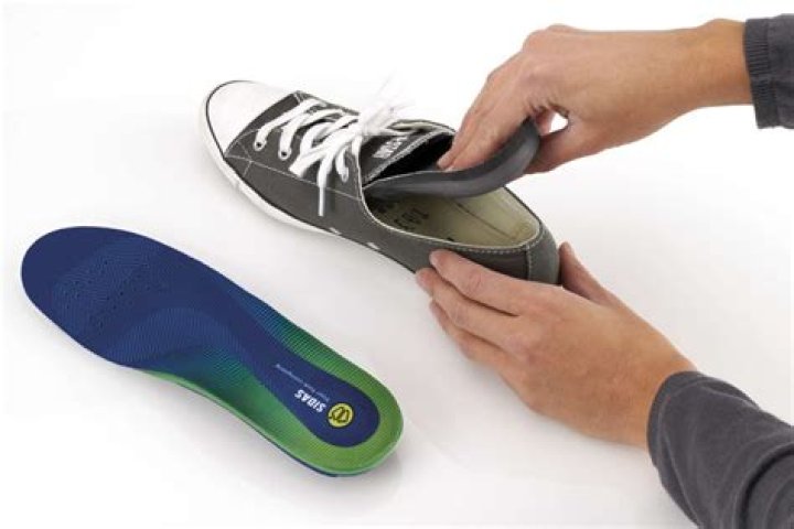 Are you supposed to remove old insoles?