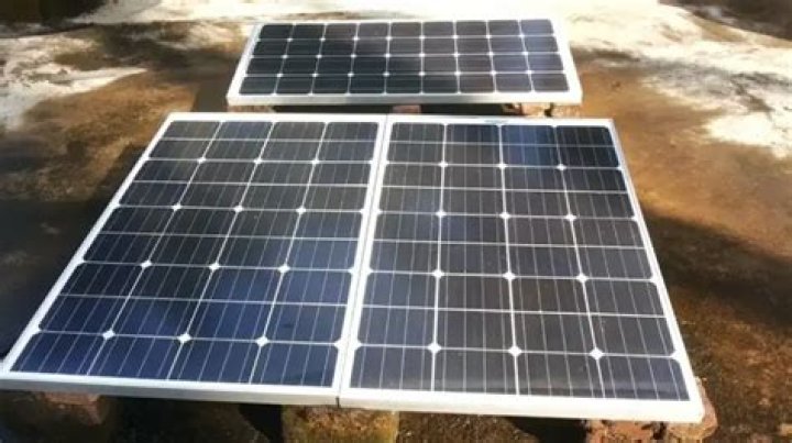 Can a 300 watt solar panel run a refrigerator?