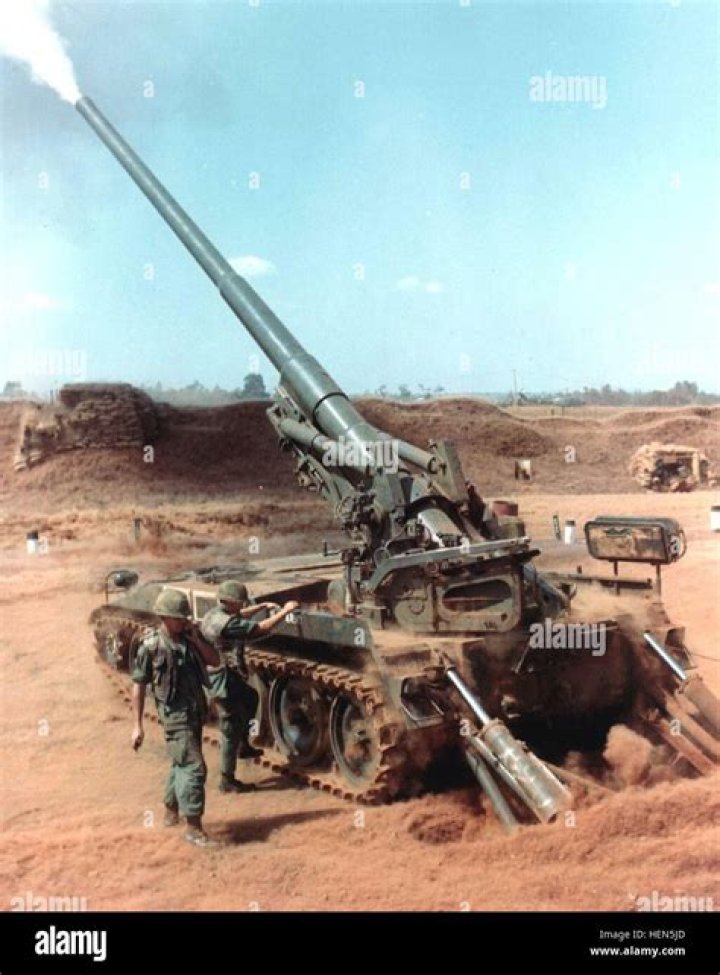 Can a howitzer destroy a tank?
