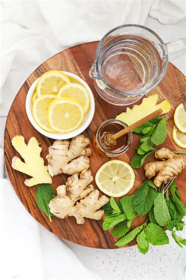 Can a pregnant woman take ginger and lemon?