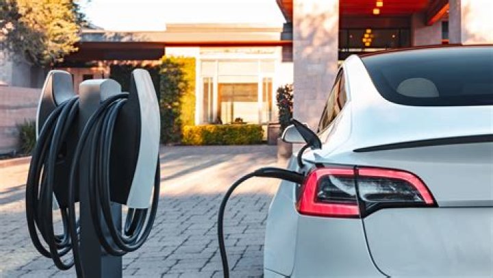 Can anyone unplug an electric car while charging?