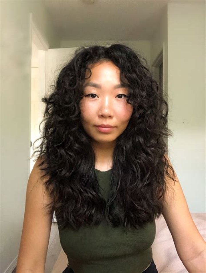 Can Asians wavy hair?