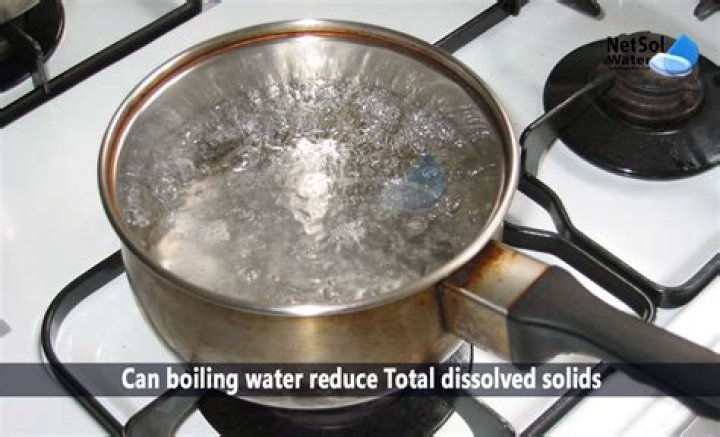 Can boiling water melt wax?