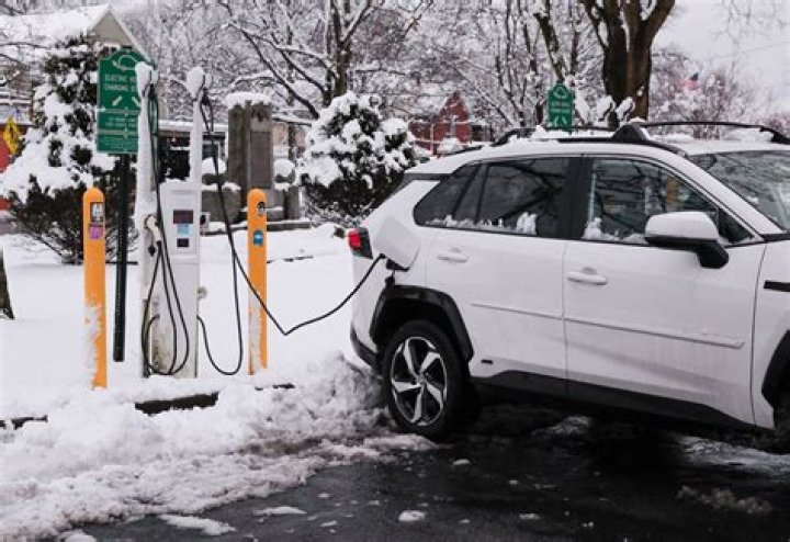 Can electric cars run in snow?