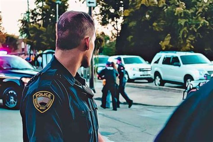 Can hotels give out guest information to police?