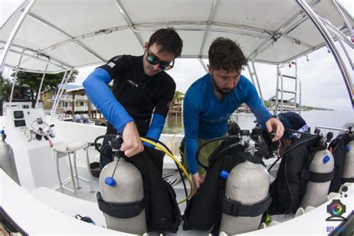 Can I scuba dive without certification?