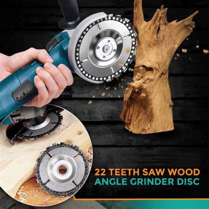 Can I use a grinder blade in a circular saw?