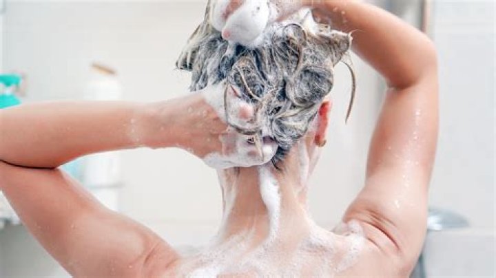 Can I wash my hair with acrylic nails?