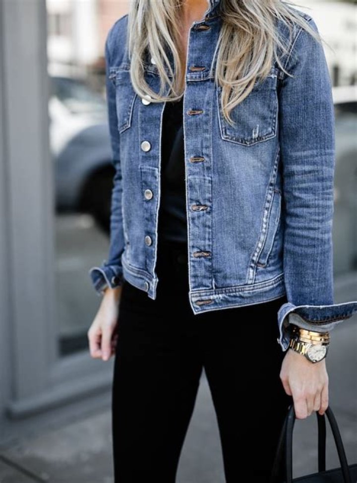 Can I wear a light blue denim jacket with black jeans?