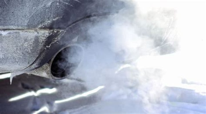 Can too much oil cause white smoke from exhaust?