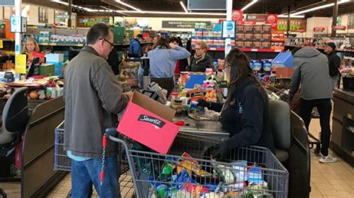 Can Walmart cashiers sit down?