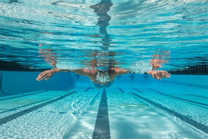 Can you do breast stroke in triathlon?