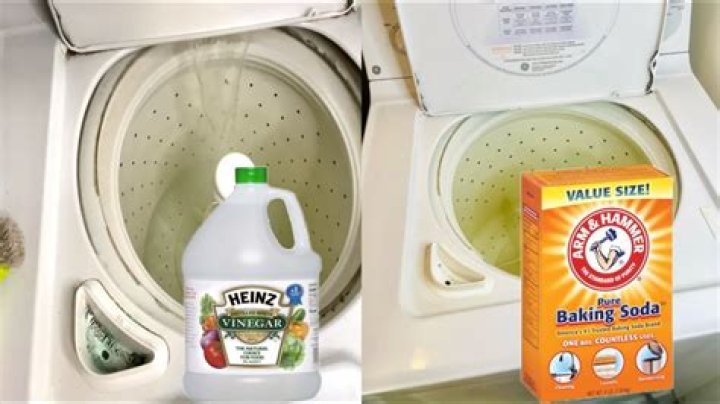 Can you put vinegar and baking soda in washing machine at the same time?