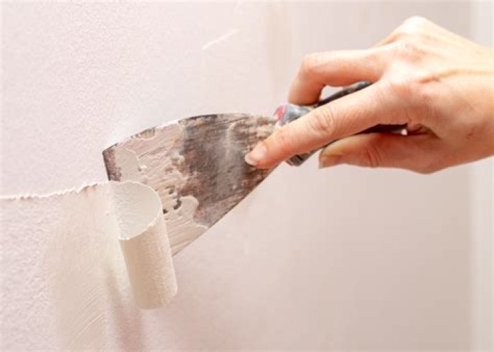 Can you scrape paint off walls?