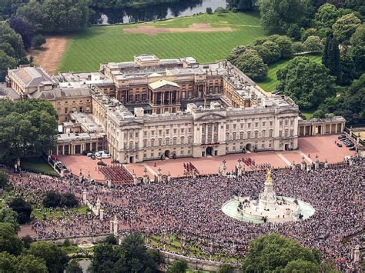 Can you see Buckingham Palace for free?