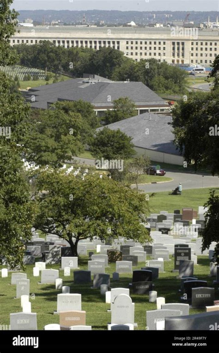 Can you see the Pentagon from Arlington Cemetery?