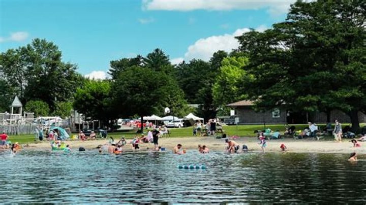 Can you swim at Oak beach?
