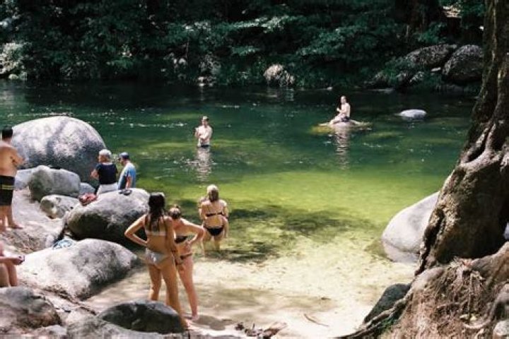 Can you swim in Mossman Gorge?