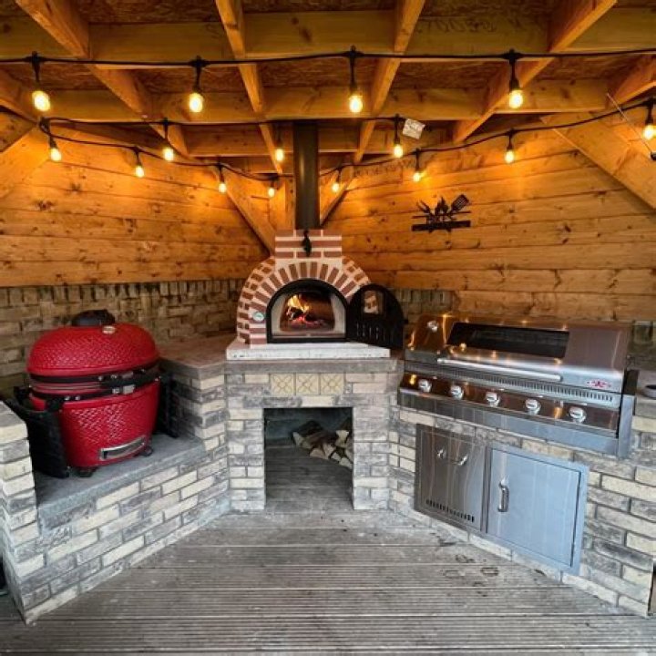 Can you use mesquite wood in a pizza oven?