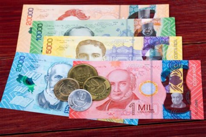 Can you use US dollars in Costa Rica?