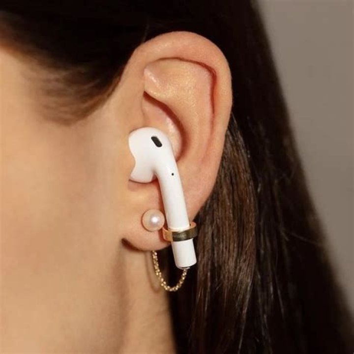 Can you wear AirPods with earrings?