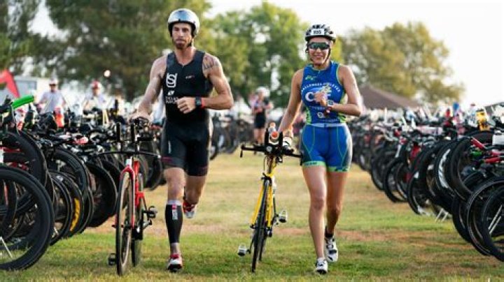 Can you wear jammers in a triathlon?