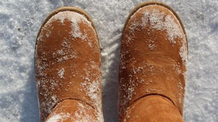Can you wear UGGs in snow?