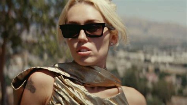 Did Alanis Morissette write her own songs?