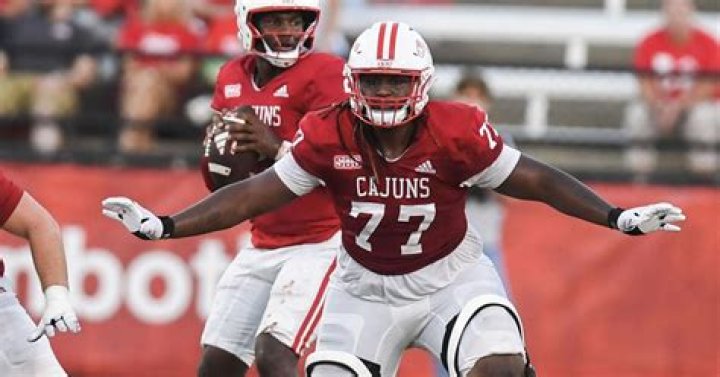 Did Cajuns own slaves?