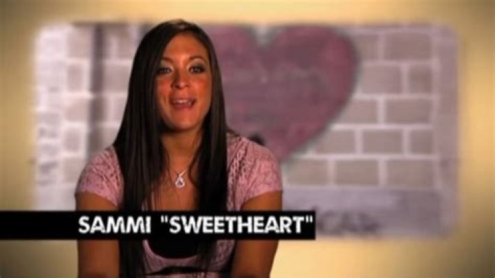 Did Sammi Sweetheart graduate college?