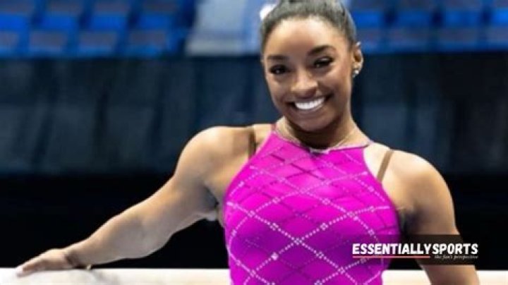 Did Simone Biles go to college?