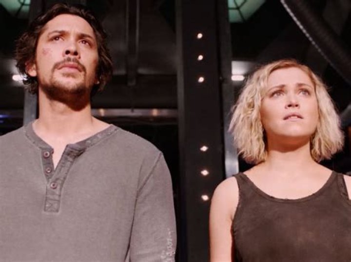 Do Clarke and Bellamy get together in season 7?