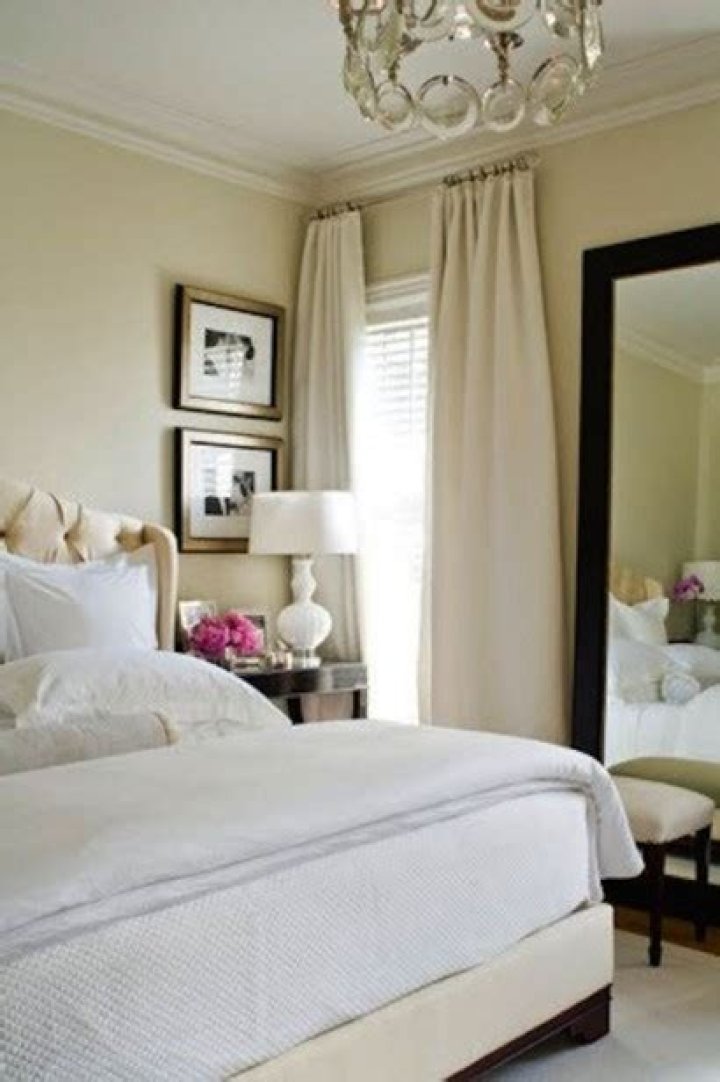 Do cream and white go together?