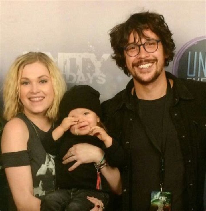 Do Eliza Taylor and Bob Morley have a baby?