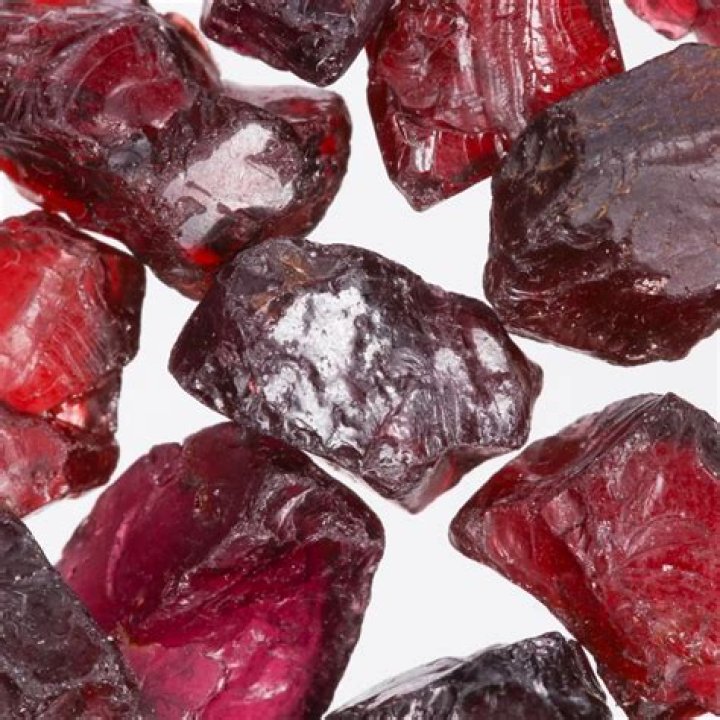 Do garnets chip easily?