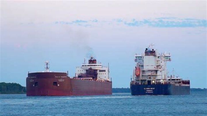 Do Great Lakes freighters take passengers?