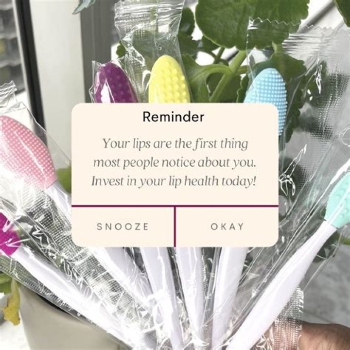 Do lips heal faster than skin?