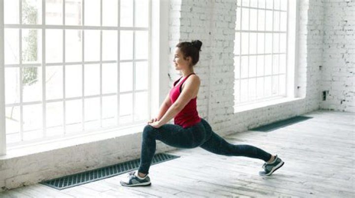 Do lunges work abs?