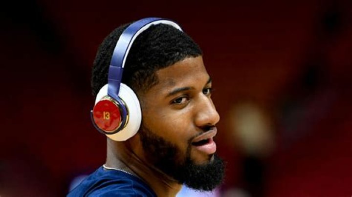 Do NFL players wear headphones?