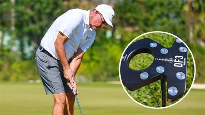 Do pro golfers use the same ball all round?