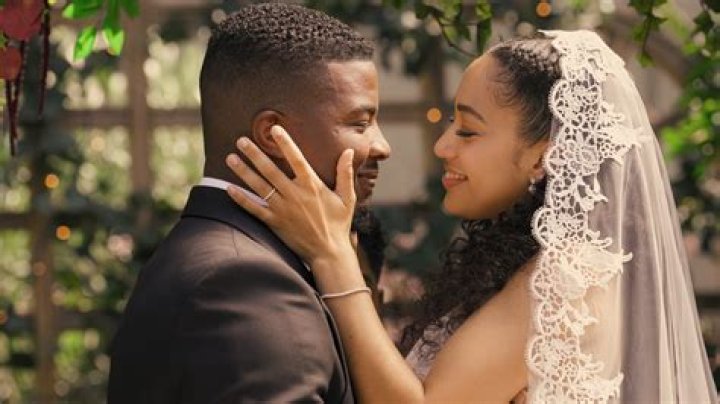 Do Spencer and Caleb hook up?