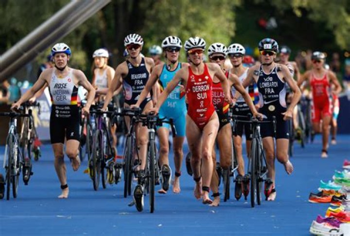 Do triathletes run without socks?