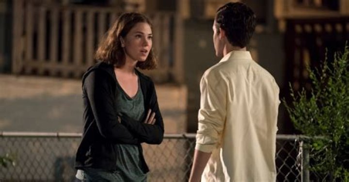 Does Carl break up with Kelly?